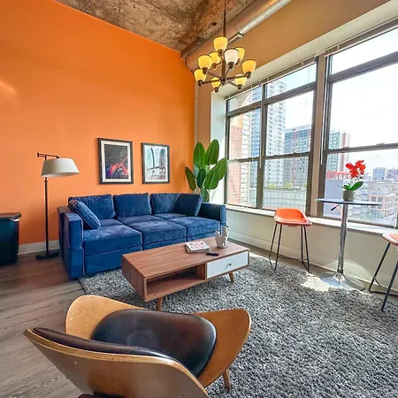 Cozy 2Br South Loop Condo With Optional Parking And Gym Near Mccormick Place, Public Transit & City Hotspots